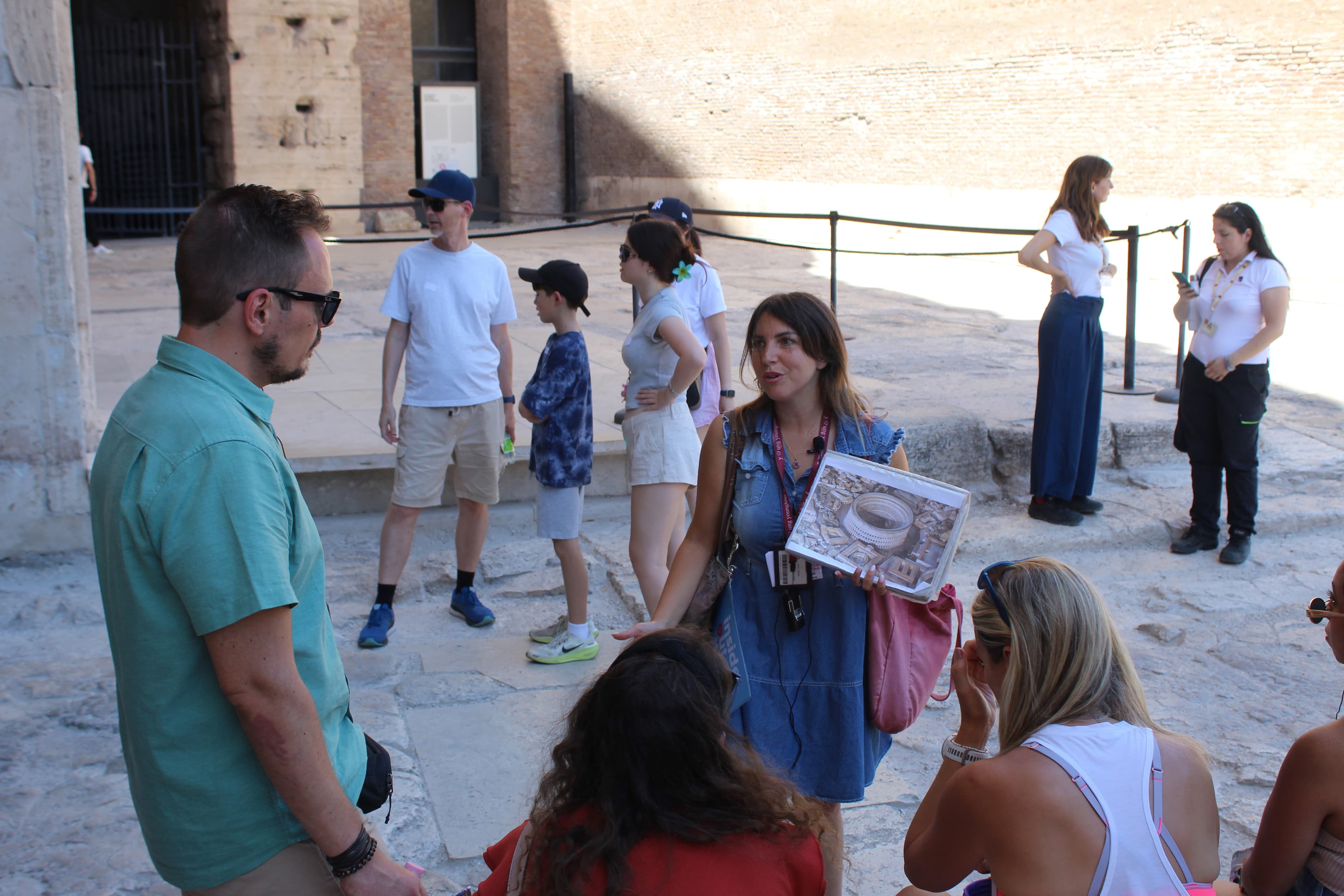 Colosseum, Roman Forum & Palatine Hill Semi-Private Tour, Rome — photo 8