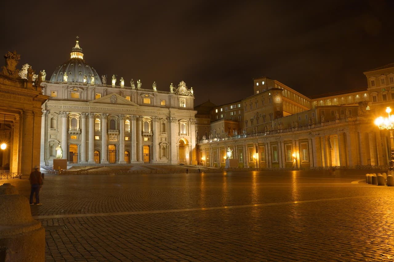 Exploring the Architecture of the Vatican
