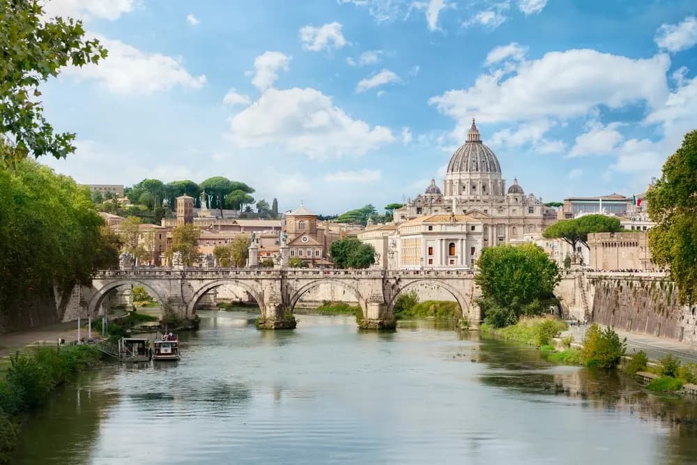 Michelangelo vs Raphael: Rival Geniuses of the Vatican Museums